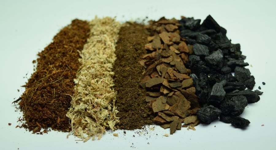 Coconut Coir, Sphagnum moss, Sphagnum peat moss, bark chips, and charcoal.
